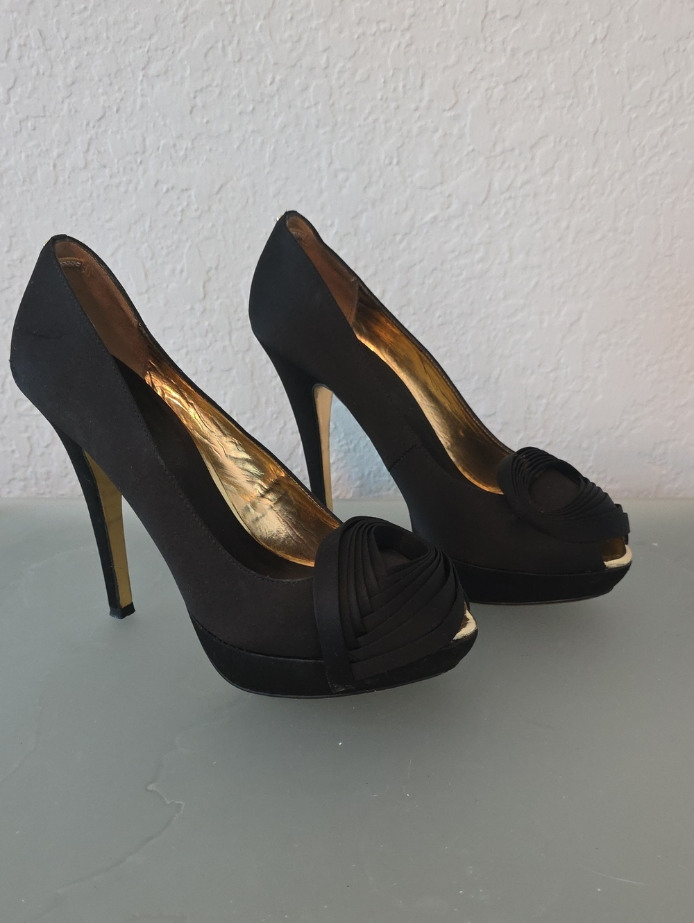Ted Baker Black Peep-Toe Platform Heels with Twisted Knot Accent Size 9